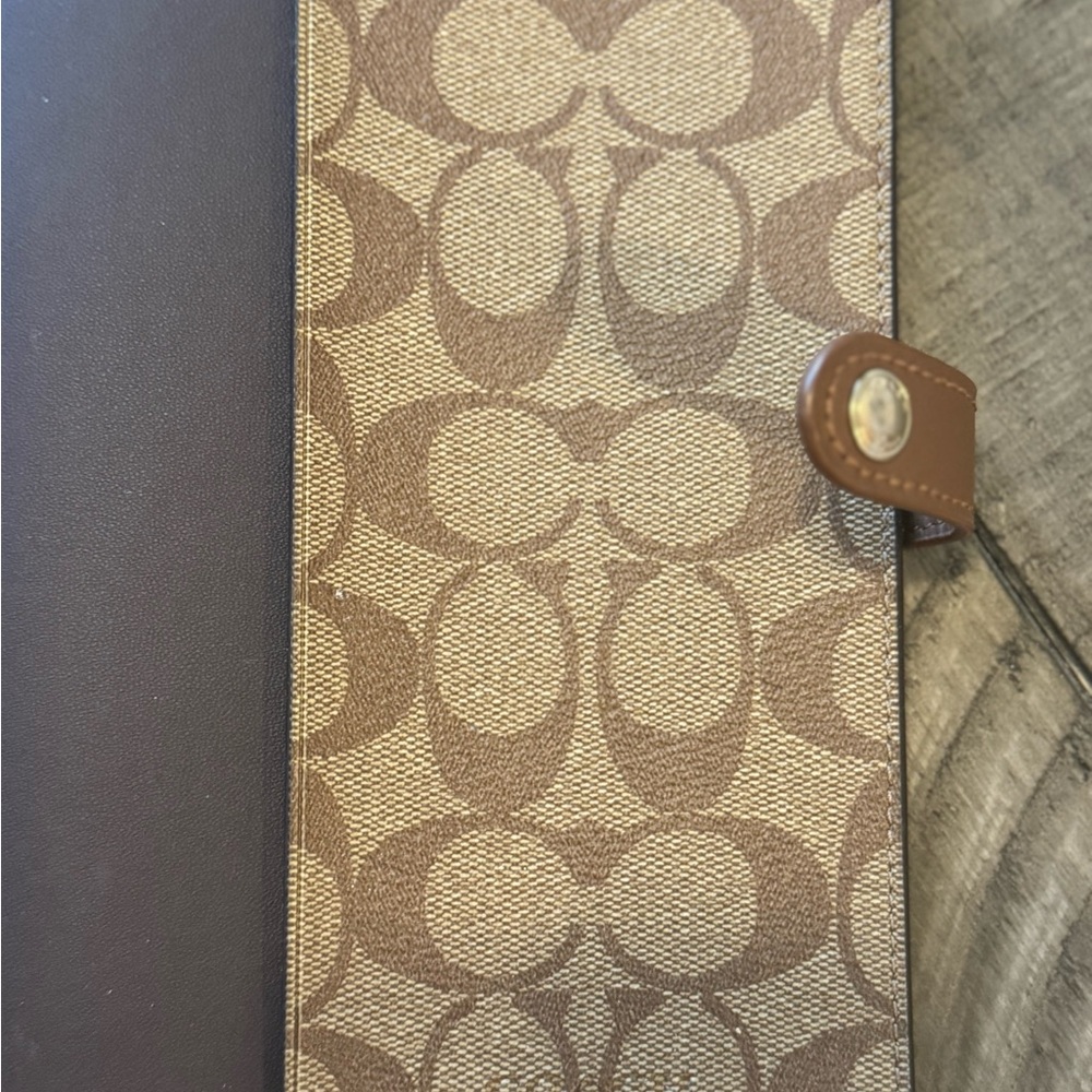 Coach Signature Canvas Organizer in Brown and Tan. - Picture 5 of 6